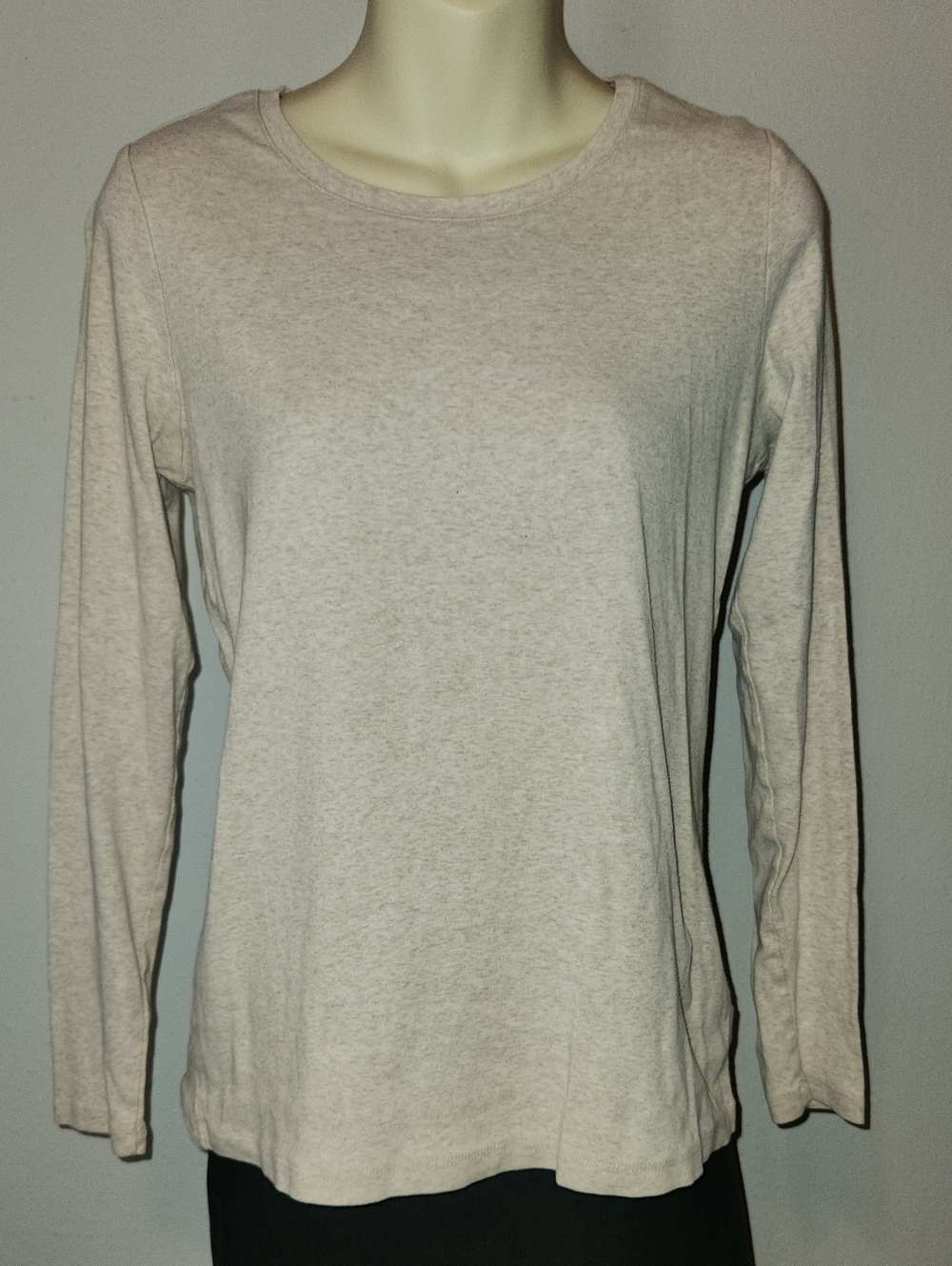 Faded Glory Women's Light Heather Cream Long-Sleeve Crewneck Tee